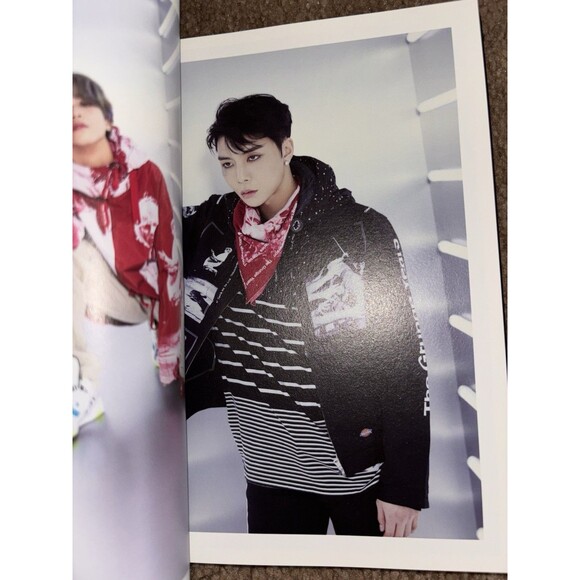 NCT 127 Superhuman Album Yuta Circle Card and Poster Kpop - Picture 6 of 9